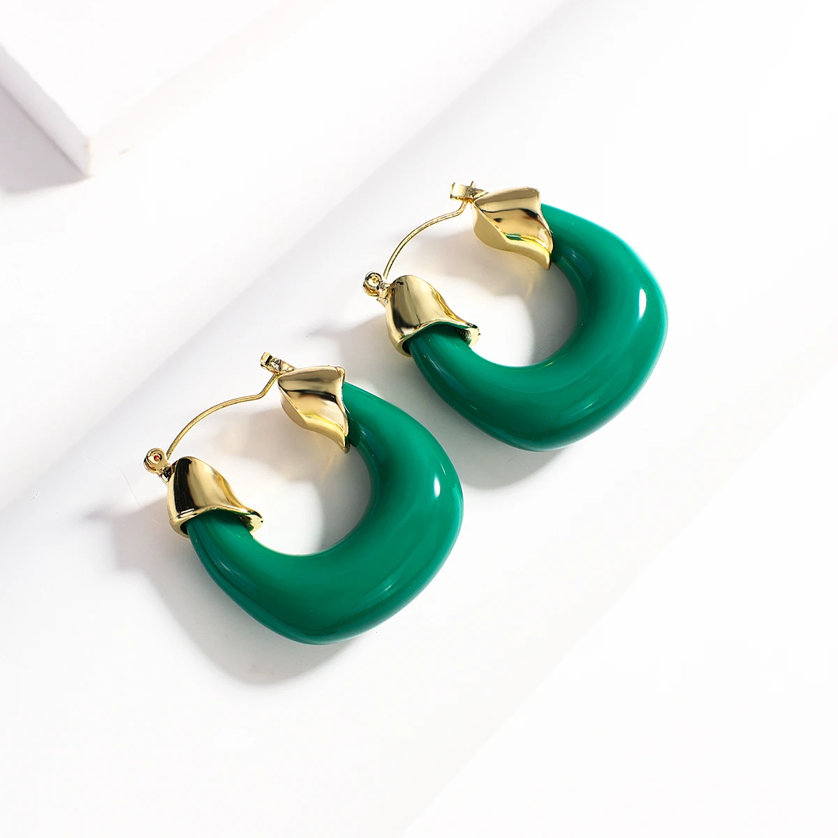 AENSOA New Korean Statement Earrings for Women Green Acrylic Round Square Geometric Dangle Drop Earring Brincos 2021 Fashion