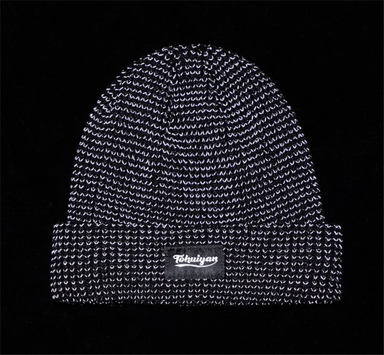 TOHUIYAN Reflektierende Strickmützen, magisch, hohe Sichtbarkeit, Winter, warme Mützen, Damen und Herren, Motorhaube, Beanie-Mütze für nächtliches Laufen, Gehen – Detail 3