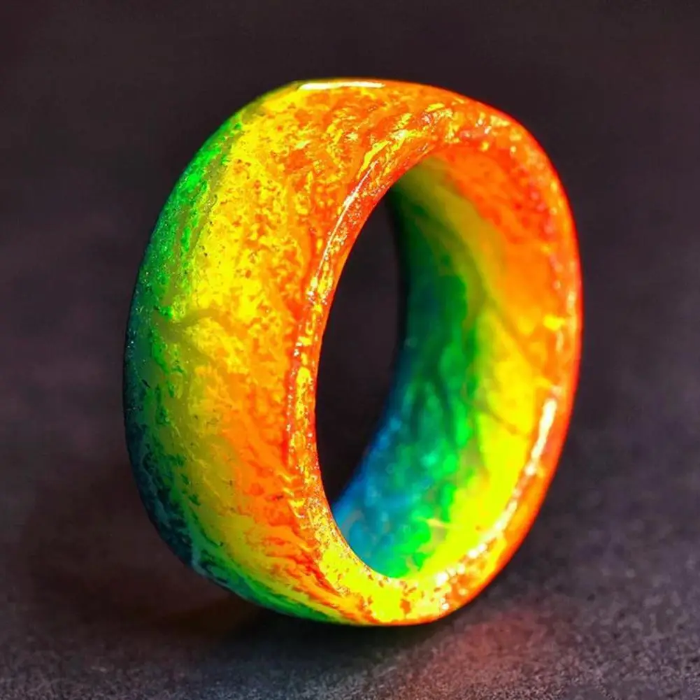 

Creative Resin Thermochromic Glow Ring Joker Cool Night Crack Ring Nightclub Bar Ring for Bride Wedding Rings Men Women Jewelry