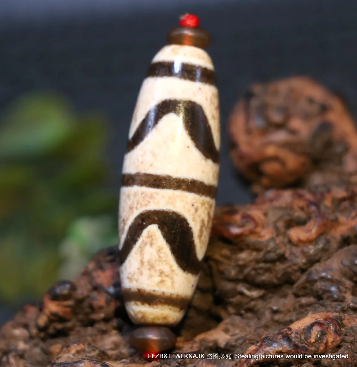 

Power Energy Tibetan Old Agate Tiger Tooth Water Wave Be Rich dZi Bead Amulet AAA ZY Timestown UPD519A6 Fit For Bracelet