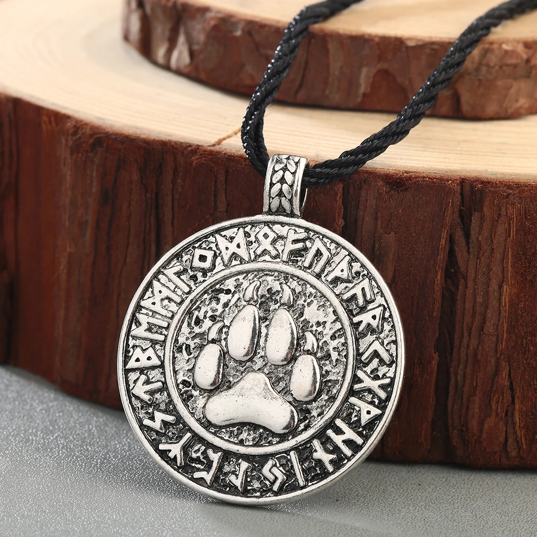 CHENGXUN Vikings Norse Bear Print Pendant Necklace for Men Women Punk Bear Paw Charm Black Leather Chain Amulet Jewelry Collier