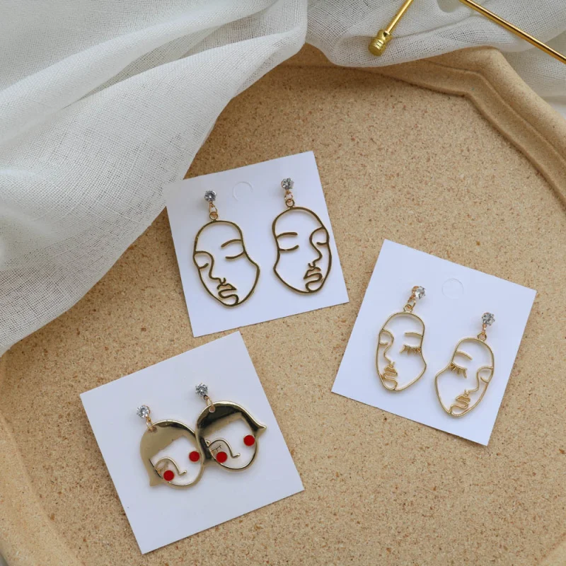 Simple Abstract Face Dangle Earrings for Women Fashion Crystal Figure Line Portrait Pendant Earrings Female Gifts