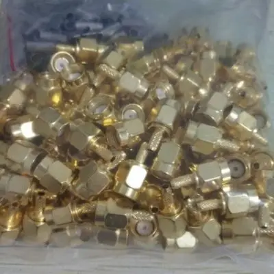 RF connector high quality gold-plated SMA inner screw inner pin deflection angle 1.6mm to pcb