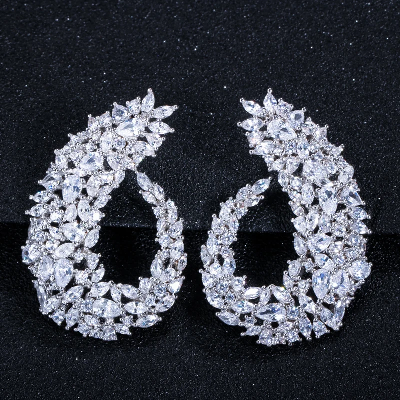 CWWZircons Funkelnde Zirkonia Silberfarbene Große Blumen-Creolen für Damen, Brautschmuck, Hochzeitsschmuck, Accessoire, Großhandel E0083 – Detail 5