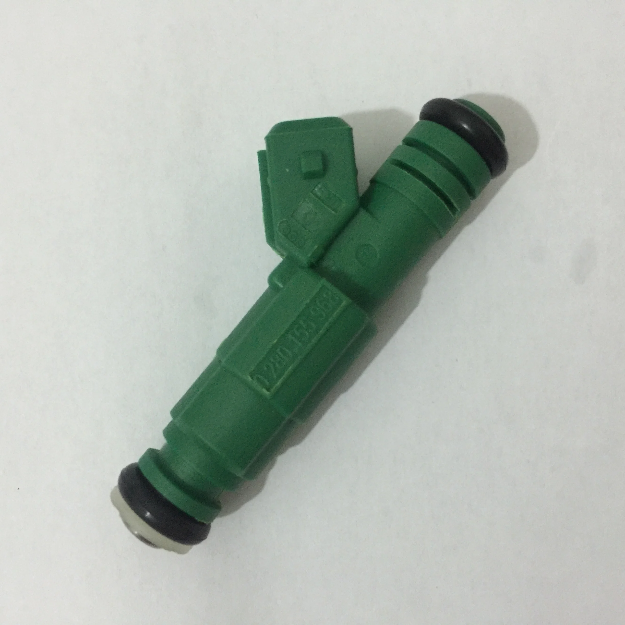 Test video have Top feed 42lbs fuel injector 0280155968 for volvo 9202100 high performance 0280 155 968 fuel injector
