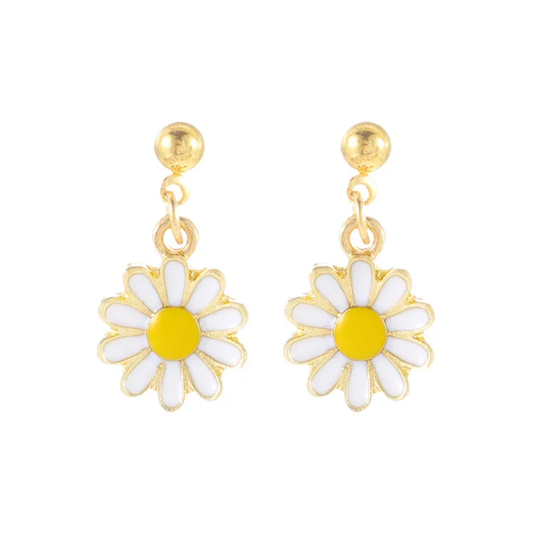 South Korean small fresh daisy flower earrings fashion classic short section of small flowers earrings