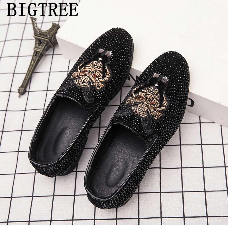 Loafers Rhinestone Mens Casual Shoes Hot Sale Driving Shoes Moccasins Men Sepatu Slip On Pria Fashion Shoes 2024 Ayakkabı