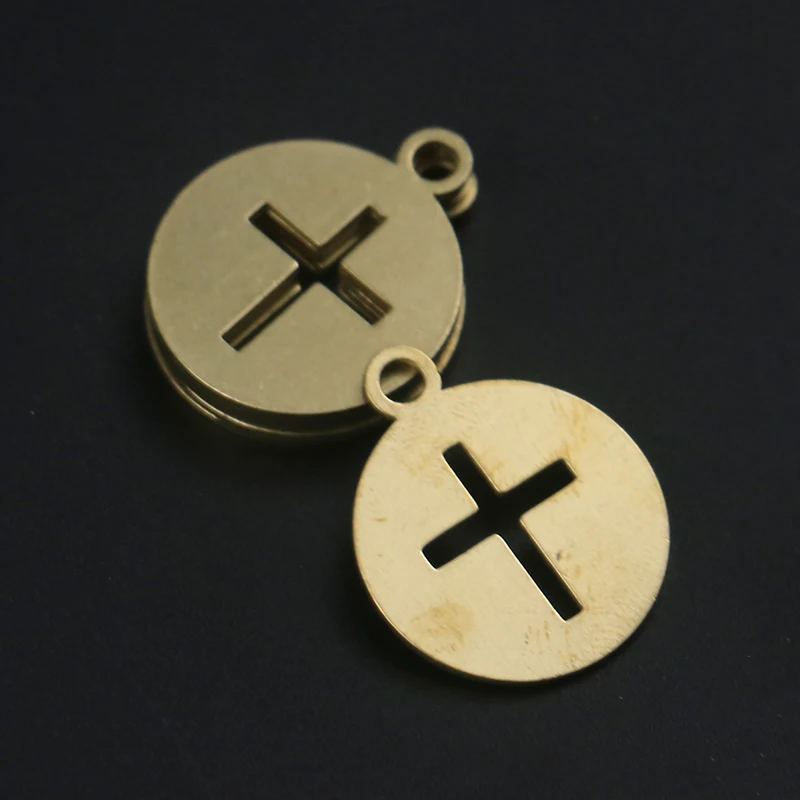 20.2 * 1mm Laser Cut Brass Jewelry Single Hanging Glossy Round Hollow Cross Personality Necklace Pendant Jewelry Accessories