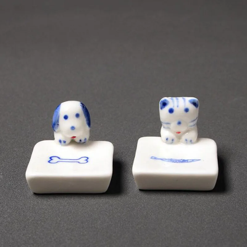 4pcs/set Creative Ceramic Little Cat Dog Chopstick Holder Chopstick Support Chopstick Rack Ceramics Crafts Display Penholder