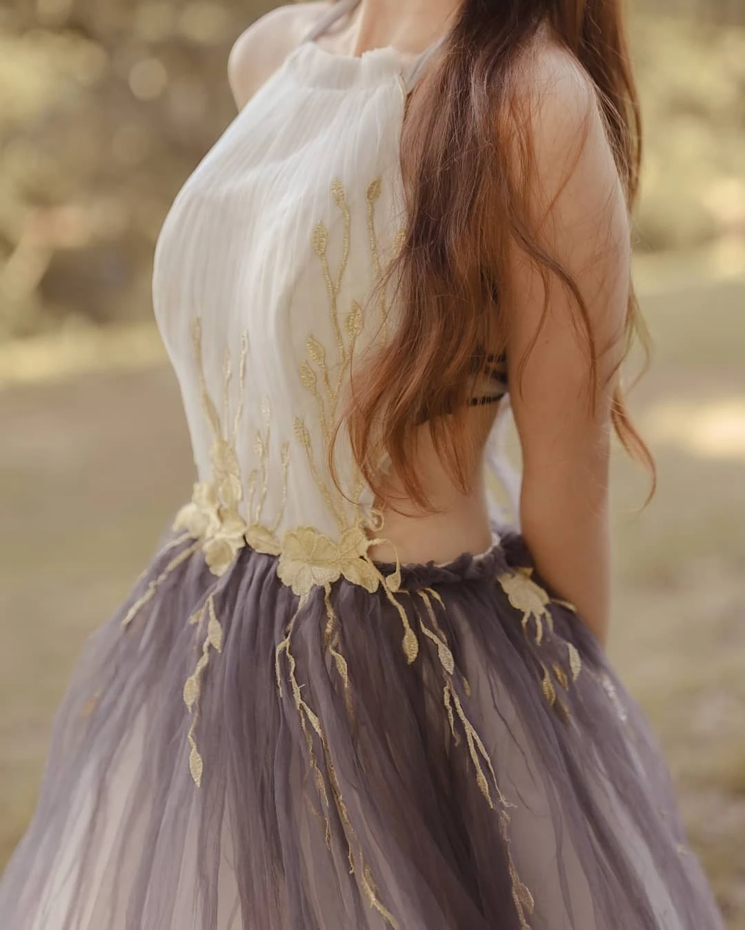 Precioso vestido de graduación con cuello Halter, Espalda descubierta, apliques en capas de tul, línea A, tren de barrido, Vintage, vestido Pegeant para Sesión de fotos, hecho a medida