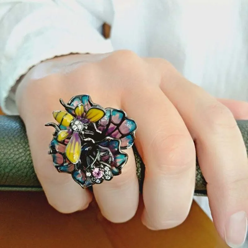 Squisito anello da donna Color oro nero anello di fidanzamento con fiocco a farfalla con insetto d'uva ape