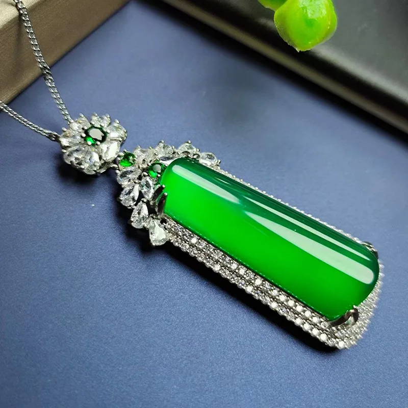 New Style Inlaid Chrysoprase Agate with No Incident Brand Women's Fashion Necklace Pendant Jewelry