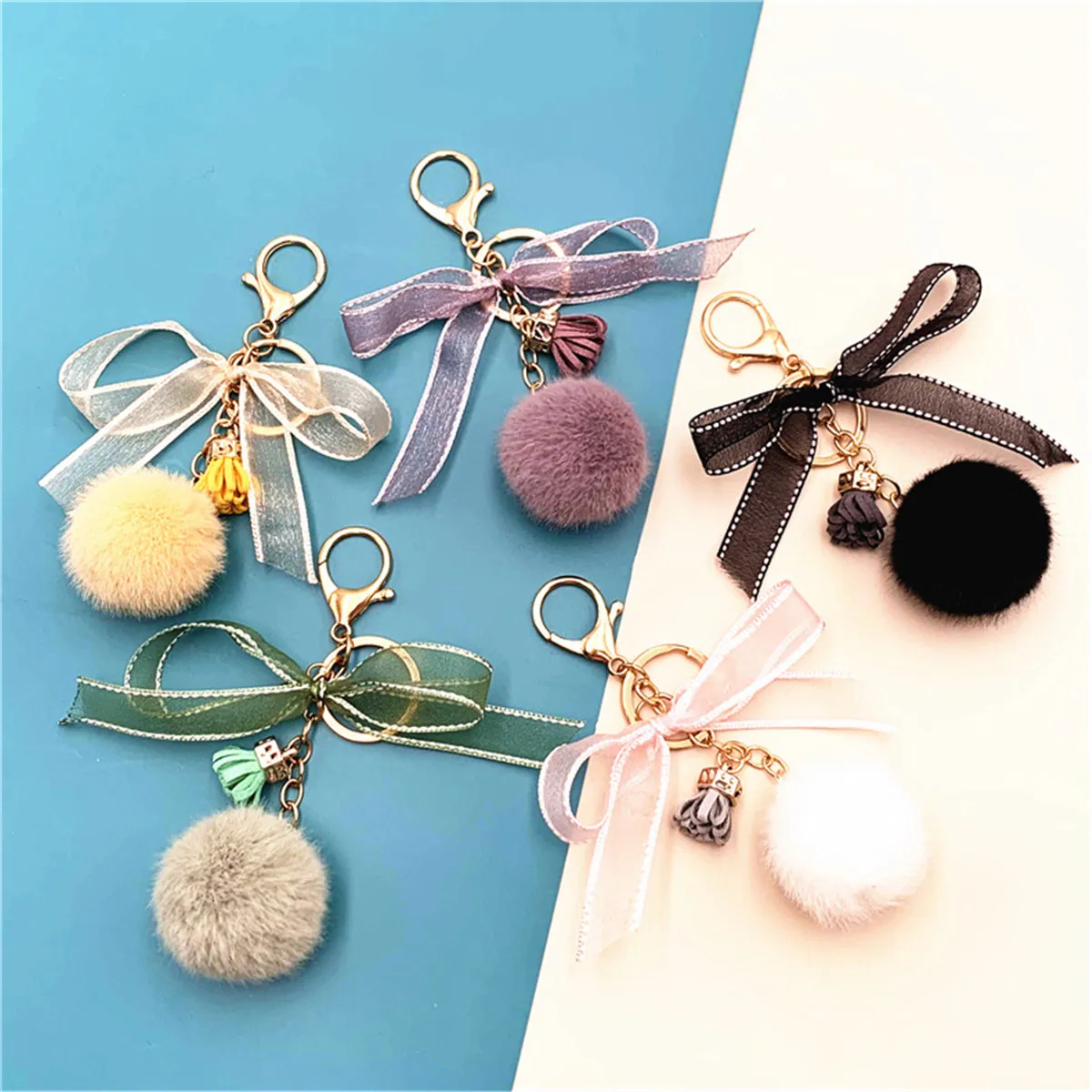 Car Key Chain Elegant Lace Bow-Knot Round Ball Keychain Cute Pompom Faux Mink Fur Bag Keyring Plush Pendant Decor Accessories