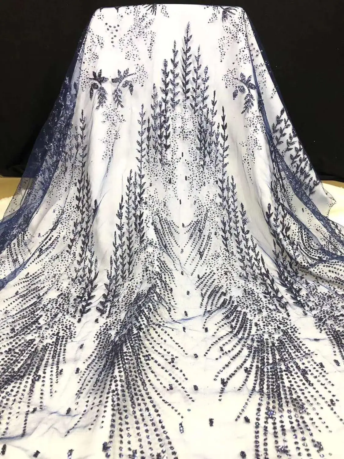 

Wedding / dress fabric glitter sequin French mesh lace African lace fabric Nigeria sequin lace / dress design fabric 5yards