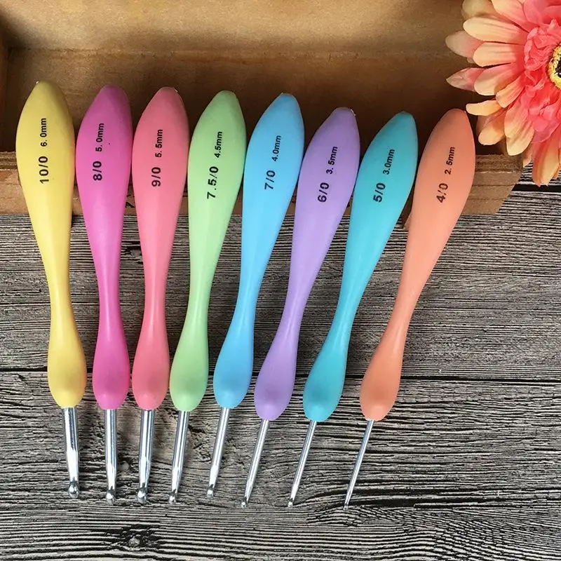 8Pcs Crochet Hooks Knitting Needles Set Plastic Handle Alumina Embroidery Punch Needle Sewing Accessories DIY Hand-Made Tool