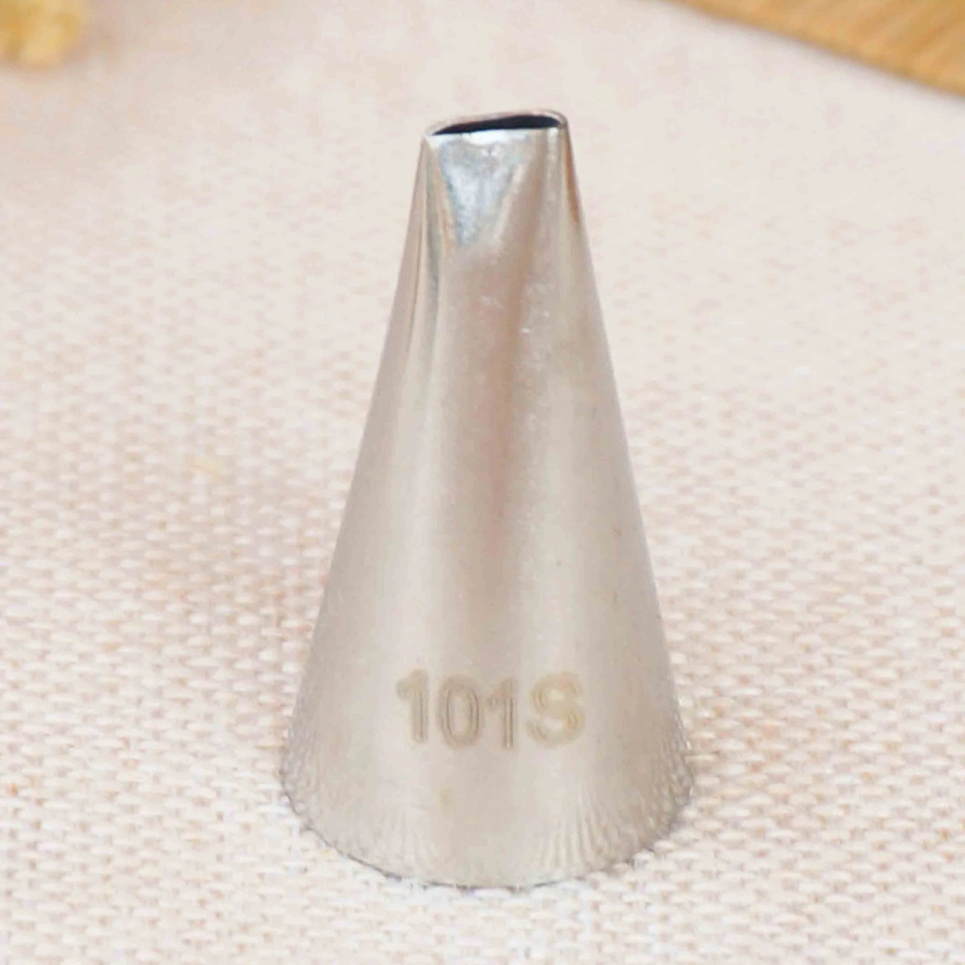 #101S #101 #102 #103 #104 Piping Nozzle For Creating Rose Petal Shape Decorating Icing Tip Baking &Pastry Tools Bakeware