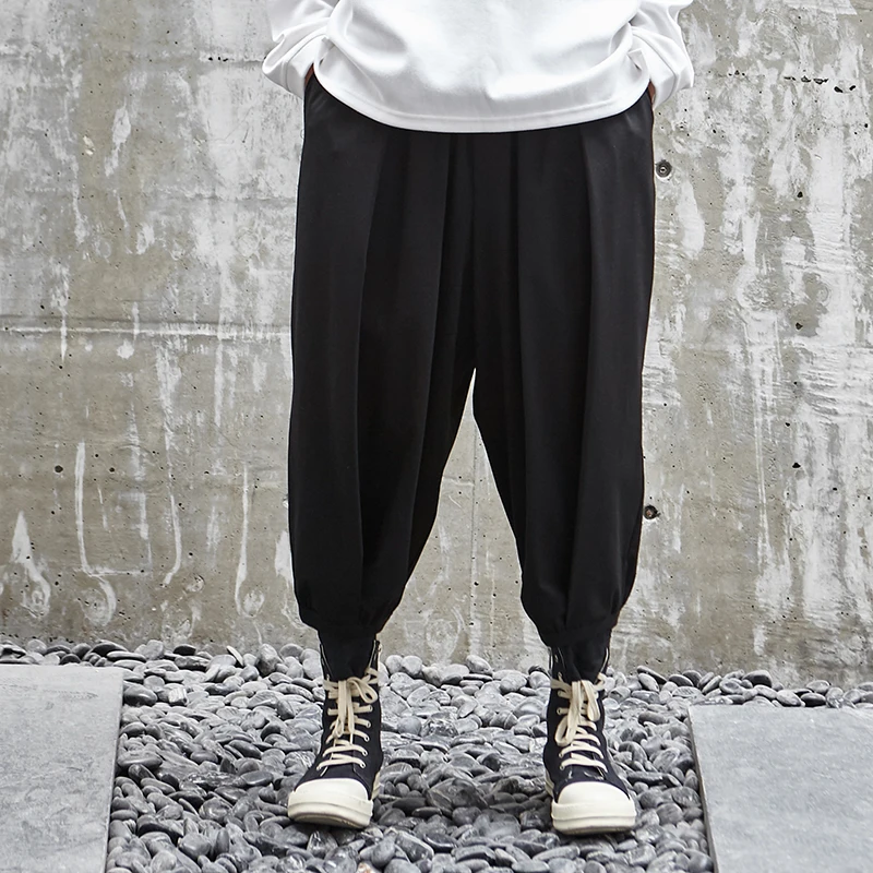 New Japanese men's retro youth fashion dark black pleated casual wide-leg loose low-crotch pants