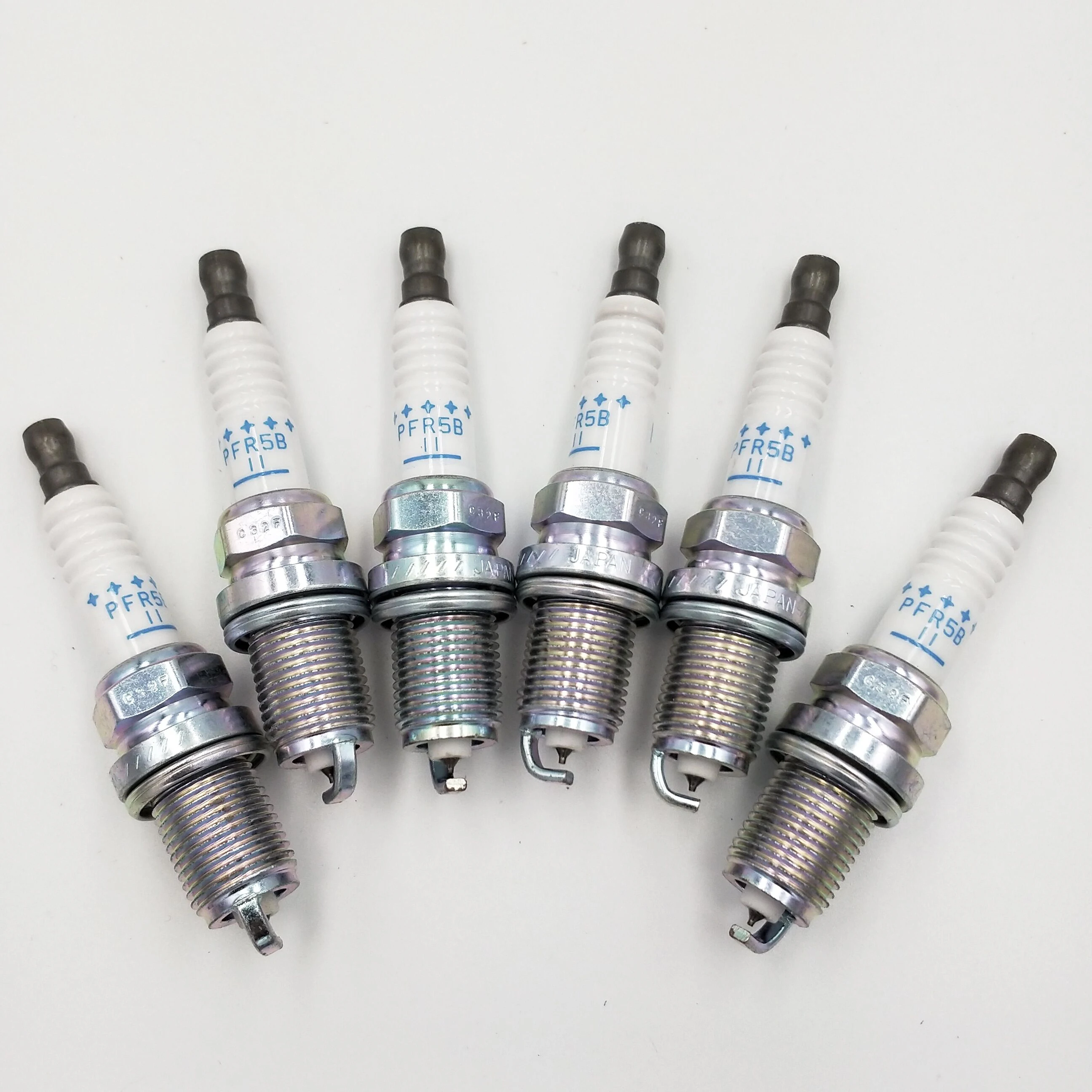 4PCS PFR5B11 22401AA570 Iridium Spark Plugs 22401-AA570 PFR5B-11 For Subaru Forester Impreza Legacy Nissan