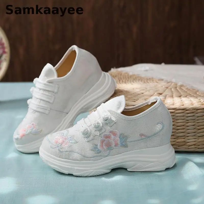 

Кроссовки женские на платформе, дышащие, на толстой подошве, с цветочной вышивкой, на пуговицах, Размеры 35-41, весна-осень
