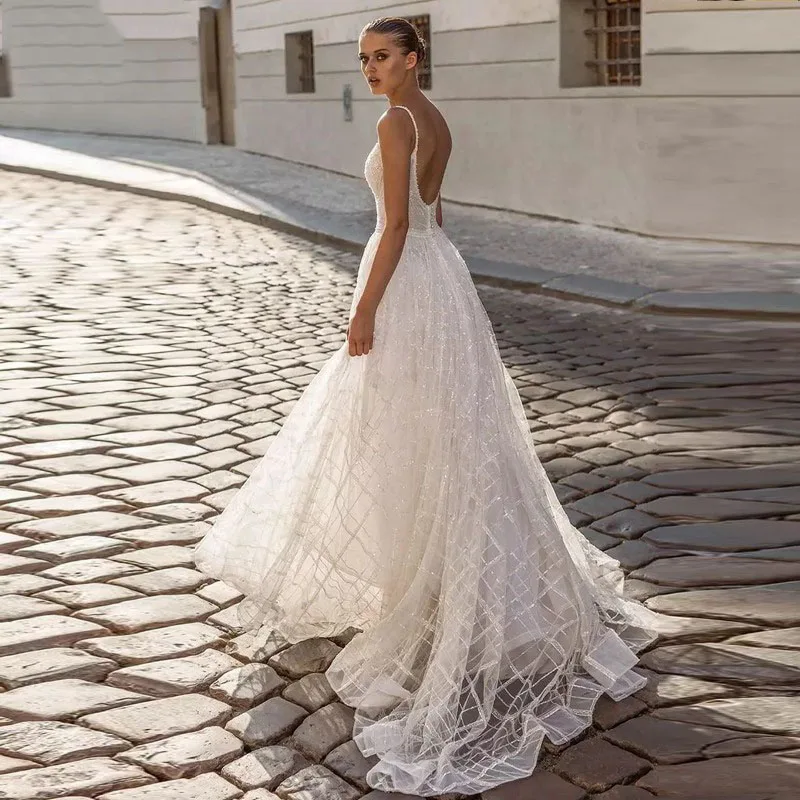 Sexy Backless Beach Bridal Gown A Line Shining Tulle Lace Scoop Neck Bohemian Wedding Dress 2022 Spaghetti Straps Robe De Mariée