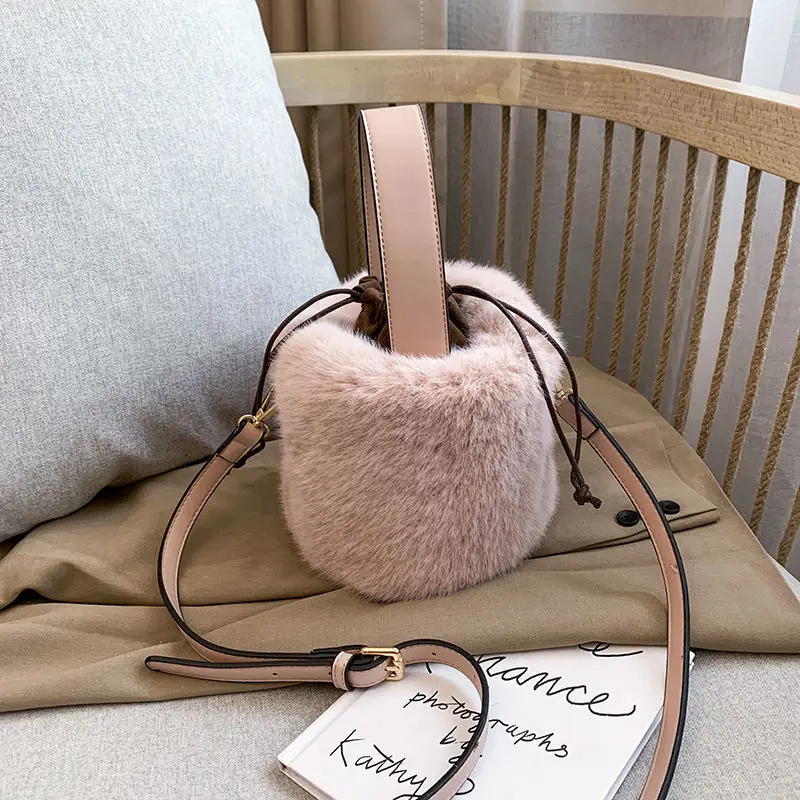 Faux Fur Bags Women Bucket Plush Winter Large Capacity Warm Single-shoulder Elegant Soft Winter Autumn Students Casual Fashion가방