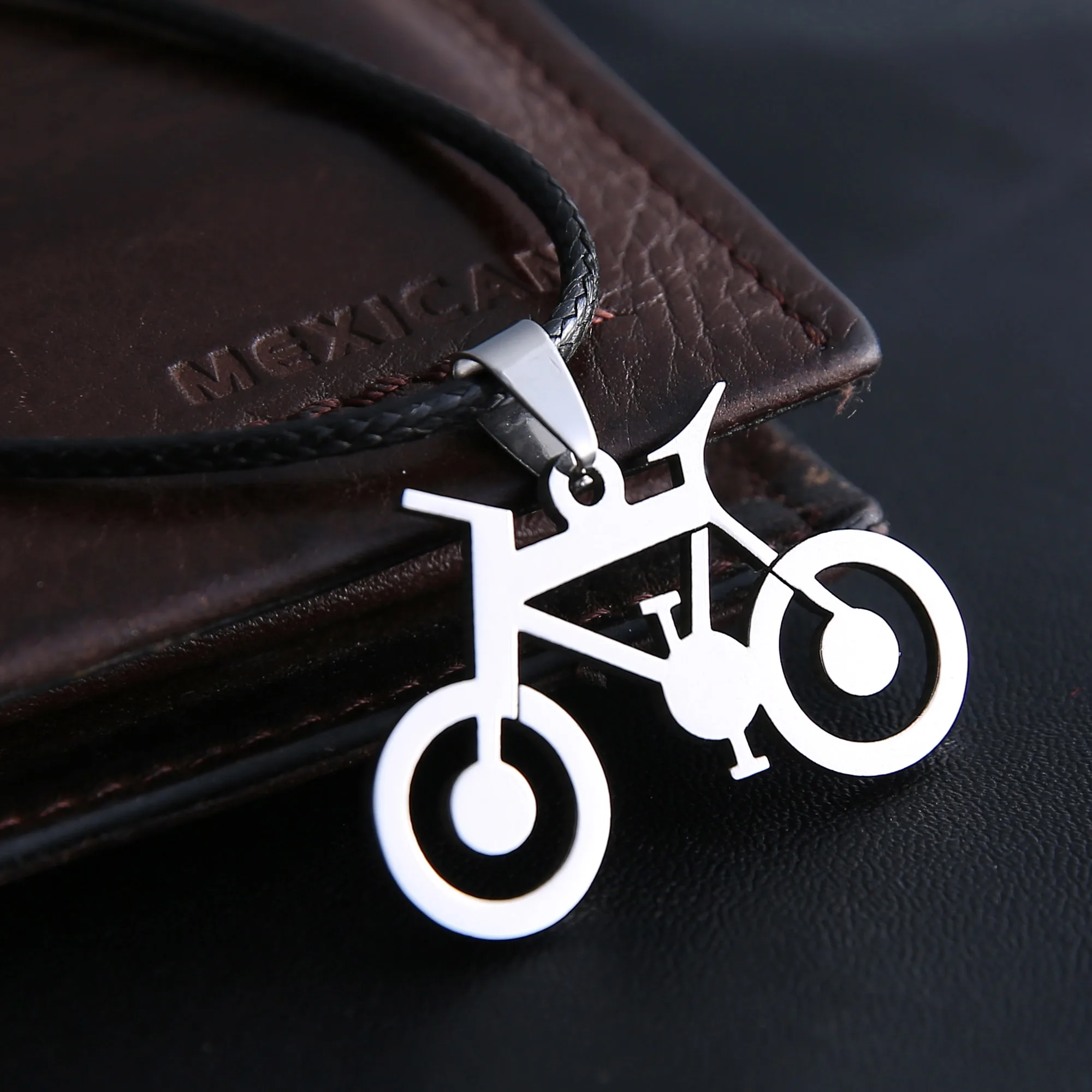 Rinhoo Fashion Men Jewelry Bicycle Pendants Necklaces Stainless Steel Leather Chain Male Necklaces Trendy Pendant Jewelry Gift