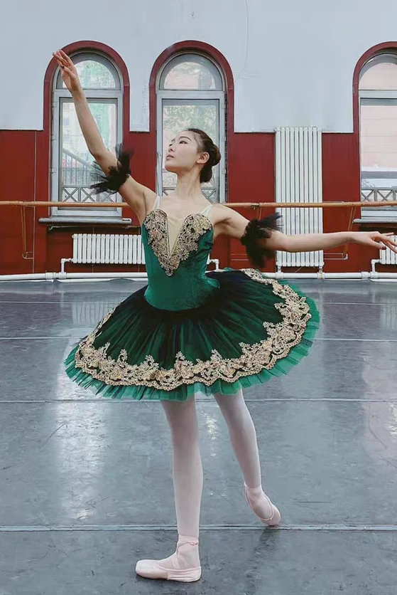 Custom Made Dark Green Professional Classical Ballet Dance Tutu Costumes for Adult Girls Dance Performance Pleated Tutu Dress