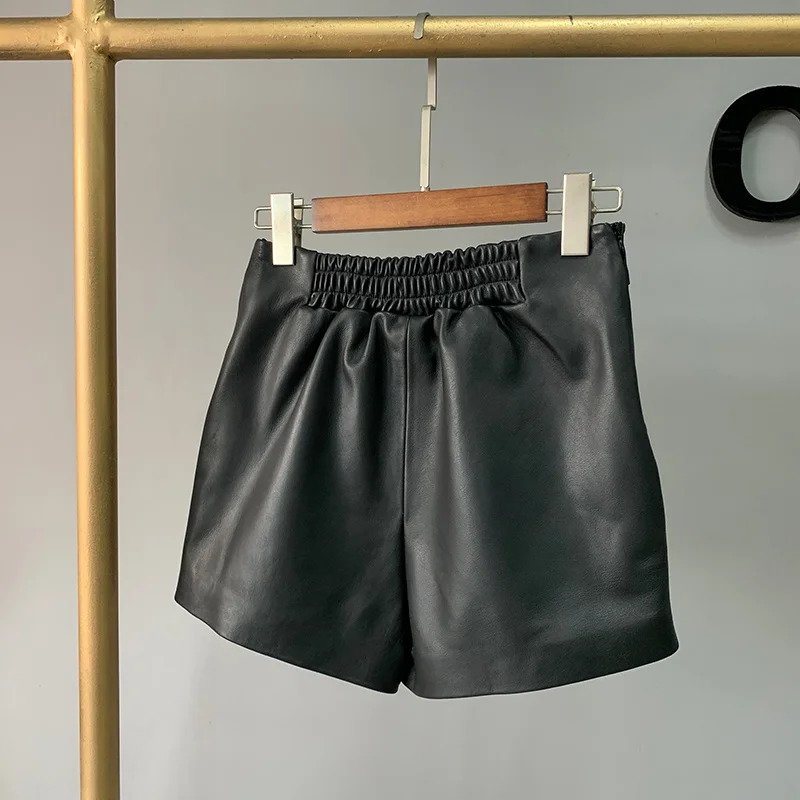 

Chain Designer Genuine Leather Shorts Women Street High Waist Double Breasted Sheepskin Wide Leg Shorts Retro Black Casual Short