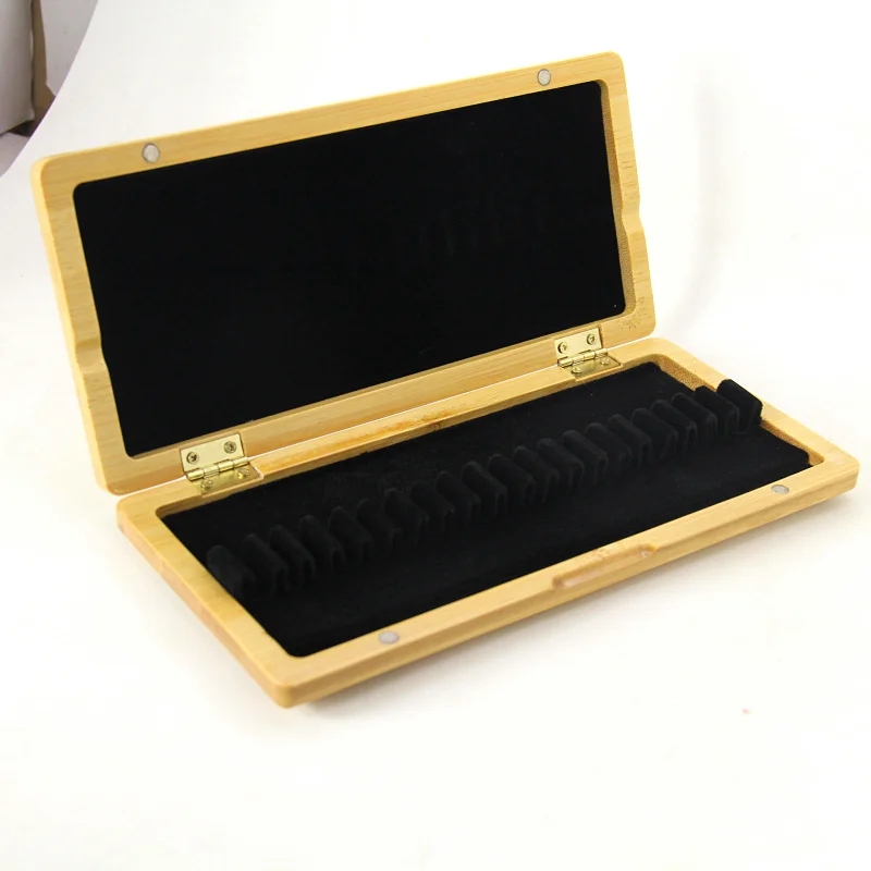 

Elegant Hand Carved Durable bamboo Oboe Reeds Case For 20 Reeds Hold oboe part