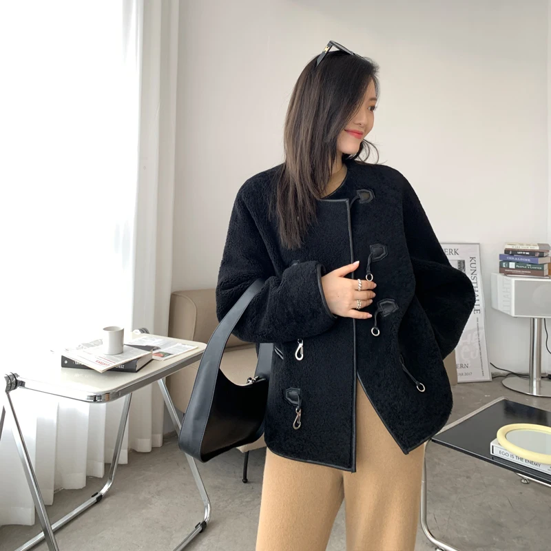 Ins Designer Coat Imported Merino Fur Coat Women Winter Genuine Leather Horn Button Jacket Female Buckle Real Lamb Fur Coat