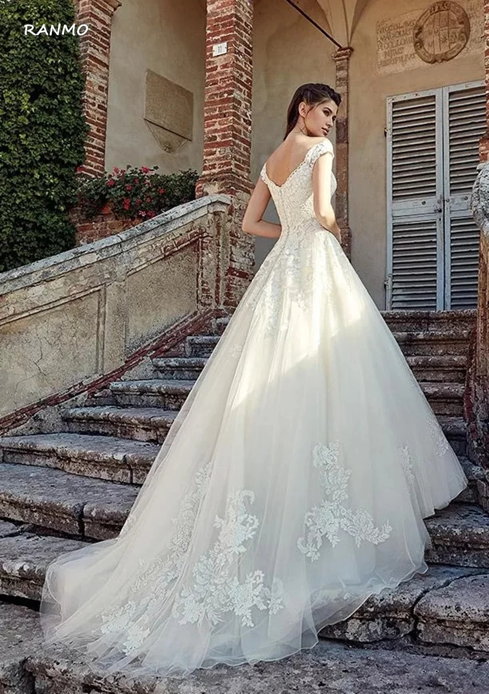 Custom Made Off Shoulder Lace Wedding Dresses 2023 V Neck Applique Sweep Train Bridal Gowns Vestido De Novia