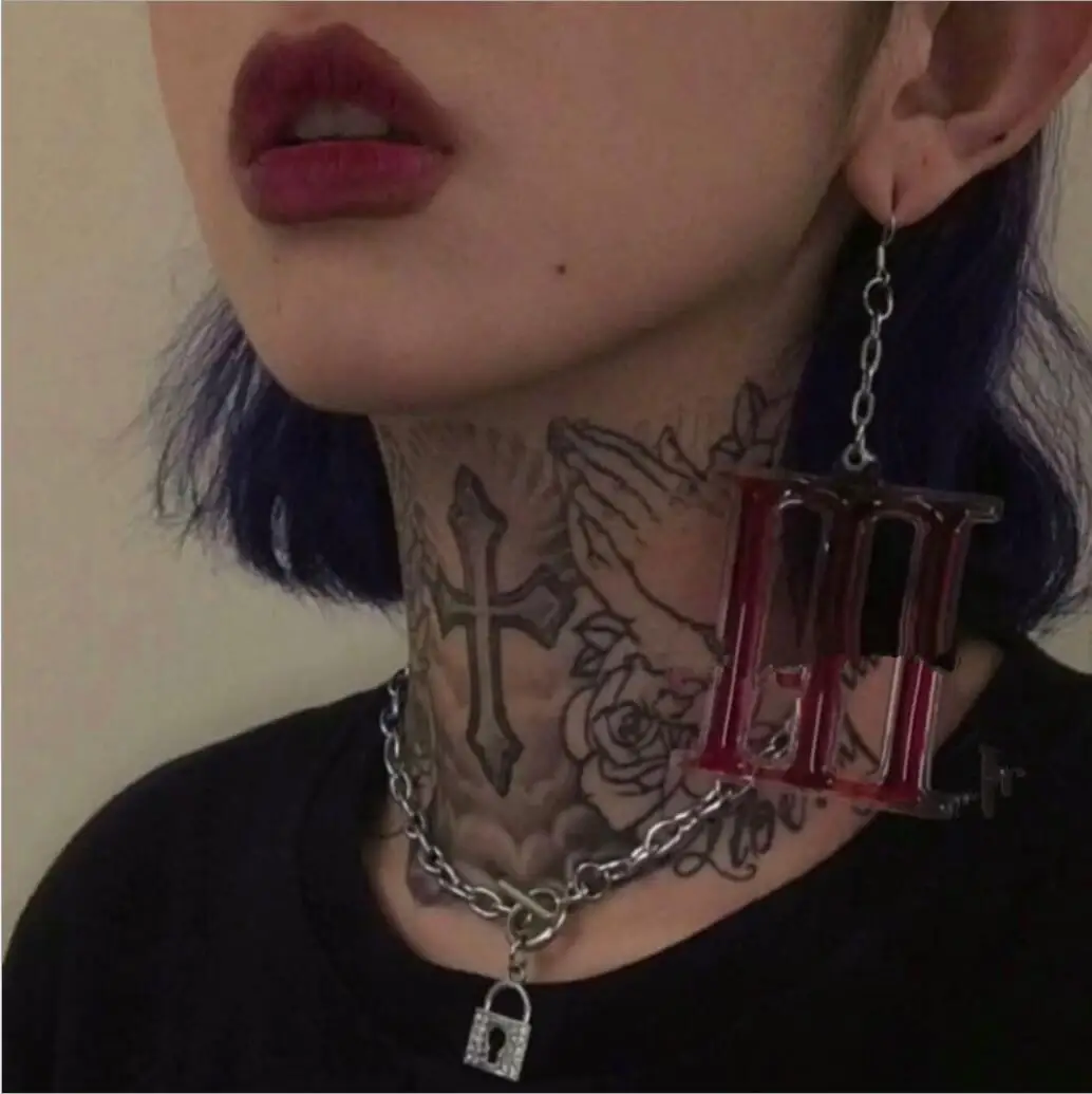 Tatuaje temporal de Cruz Negra pegatina para mujeres y hombres tatuaje falso impermeable cuello tatuaje arte corporal T1956