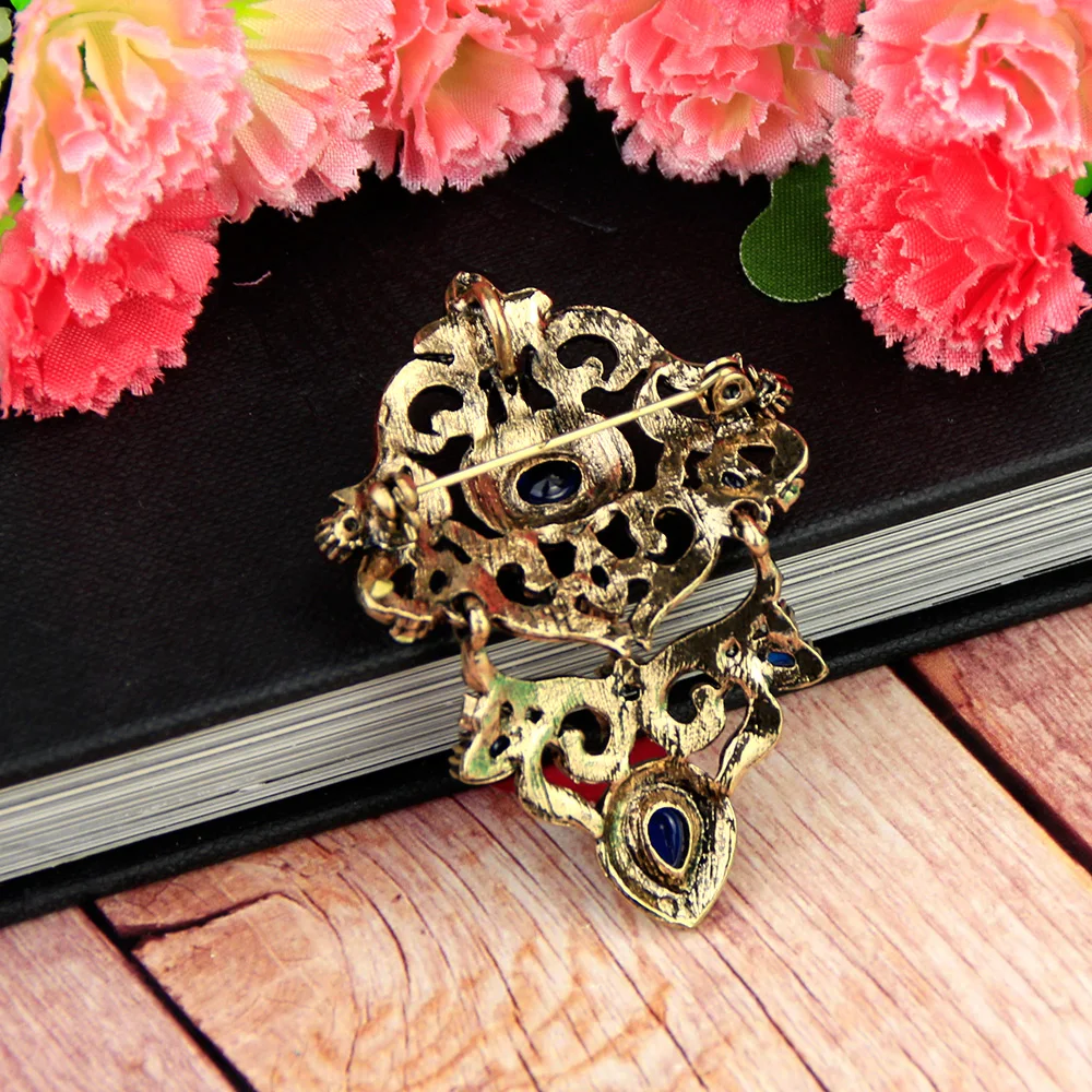 Sunspicems Vintage Turkish Resin Brooch Pins for Women Retro Gold Color Crystal Bohemia Ethnic Wedding Jewelry Gift