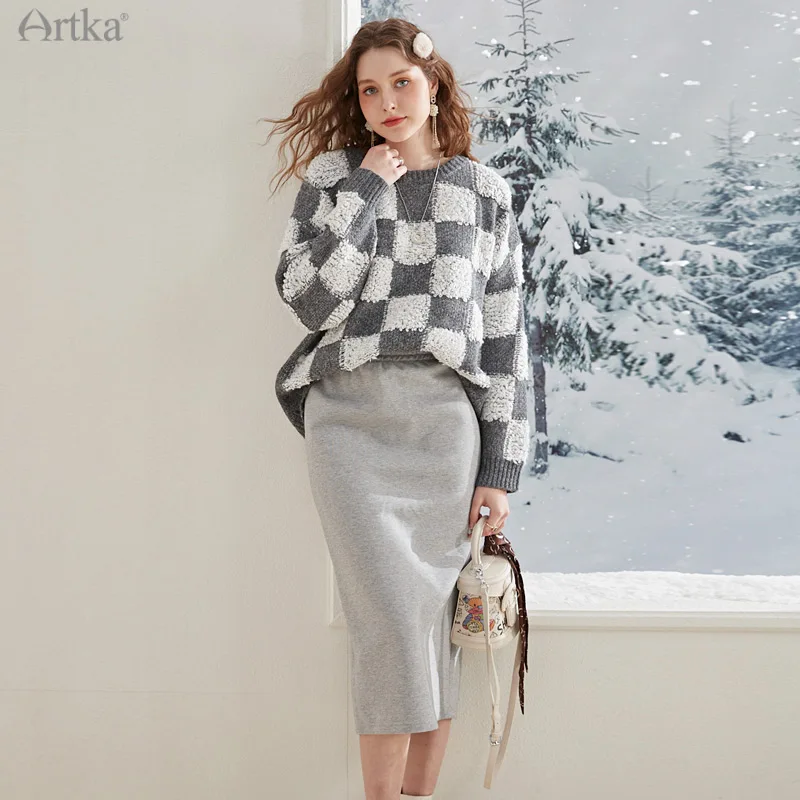 ARTKA 2021 Winter New 3 Color Elegant Loose Checkerboard Wool Knitted Sweater O-Neck Pullover Thick Warm Sweaters Women YB29212D