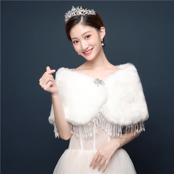 2021 New Bridal Tassel Shawl Wedding Warm  Small Coat Wedding Shake Bridesmaid Plush Girl Cloak  Imitation Fur Rabbit Hair Drill