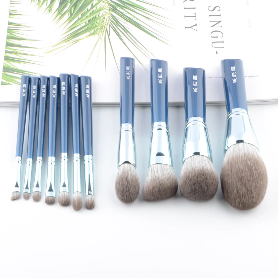 11pcs/Set Blue Makeup brushes Set Foundation Blusher Bronzer sculpting Highlighter Eye shadow eyebrow Make up brush Grey hair