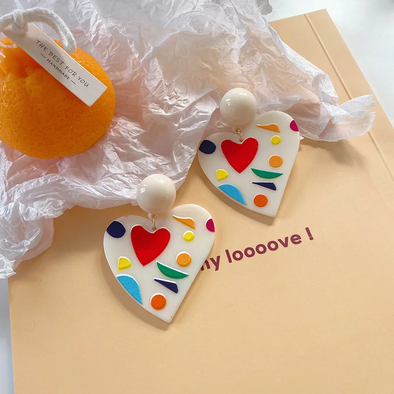 Summer Colorful Graffiti Sweet Acrylic White Heart Clip Earrings Funny Big Heart Shaped Clip Earrings No Pierced Ears Hole Women