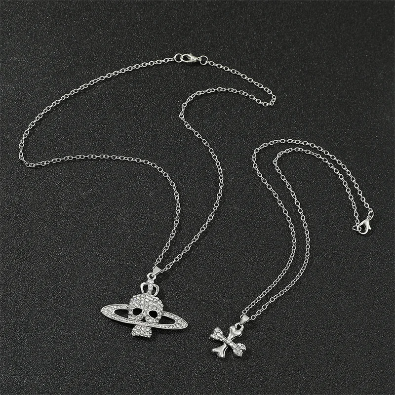 Gothic Halloween Necklace Inlaid Rhinestone Skull Saturn Pendant Double Chain Necklace Trend Men\'s and Women\'s Jewelry Gifts