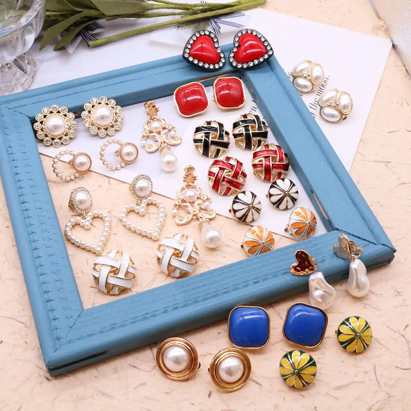Personality Alloy Clip Earring Pendiente Creative Party Rhinestone Knotted Glaze For Women Pretty Girl