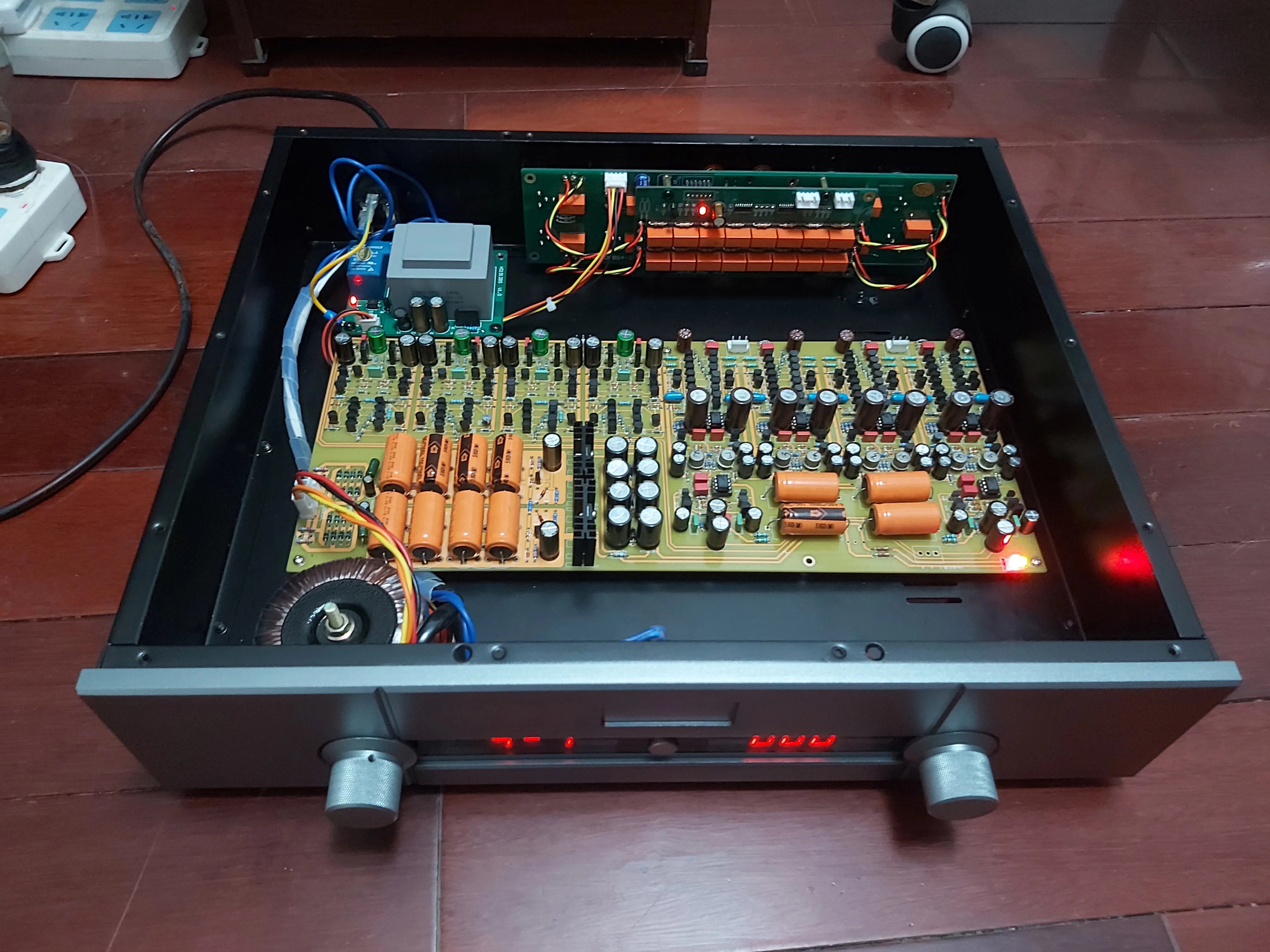 

Latest arrival Based on Accuphase C2810 Balanced front stage, Accuphase C2810 Finished machine/Balanced input Balanced output