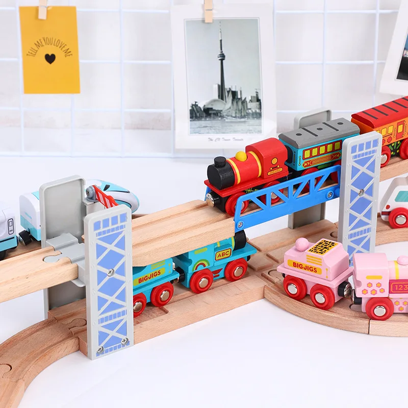 Tren de madera a granel, accesorios de pista, Serie de puente, Escena de pista, juguetes educativos, puente de doble barrera, coche de riel de marca a tiempo