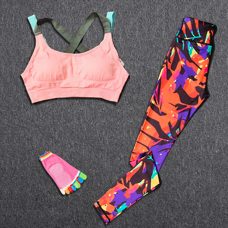 Yoga Set Tracksuit Sportswear Women Outdoor Running Workout Fitness Top Bra Sport Leggings Suit Lady Gym Clothes Free Yoga Socks