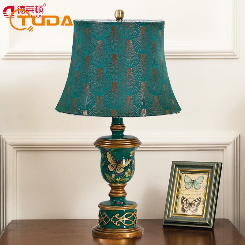 TUDA American Style Vintage Green Resin Flower Table Lamp for Bedroom European Style Retro Living Room Bedroom Bedside Lamp