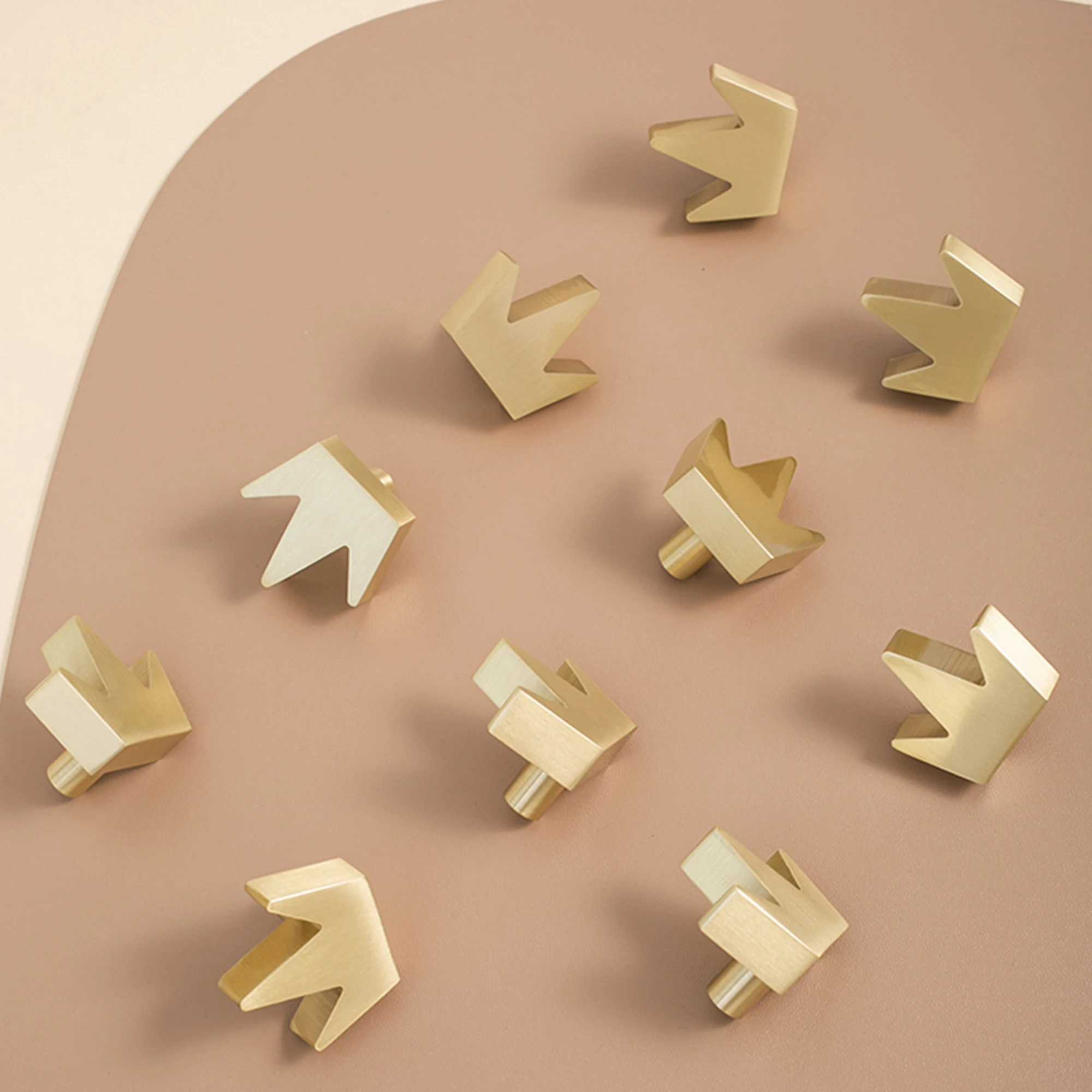 MFYS Crown shape Brass Furniture Hardware Handles Creative Drawer Pulls Gold Knobs for Cabinets Kitchen Cupboard Pull Handle
