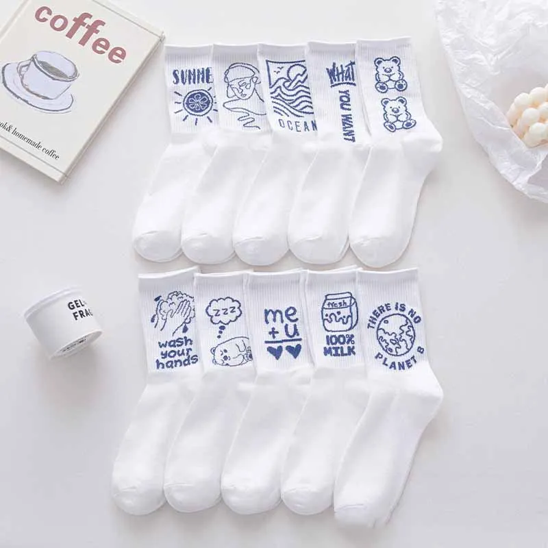 Women Letter Vintage Patterned Harajuku White Socks Fashion Funny Skateboard Cool Socks Female Casual Cotton Short Hipster Sox