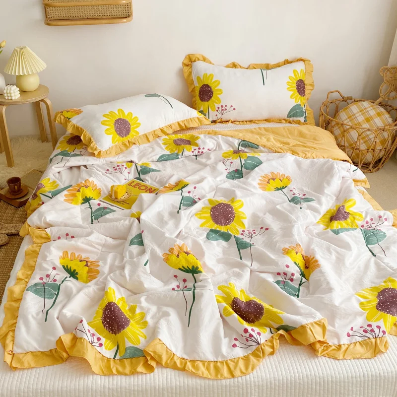 

4PCS Set Cartoon Style Quilt Lovily Childen Blankets Keep Warm Blanket Summer Thin Blanket 3 Sizes Choose Queen King Size Quilts