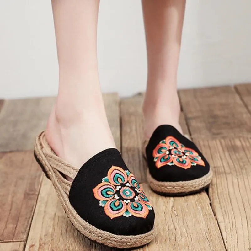 Flat Heeled Ethnic Slippers for Female Vintage Embroidered Wide Toe Women Sandals босоножки женские 2021 Ladies Summer Shoes