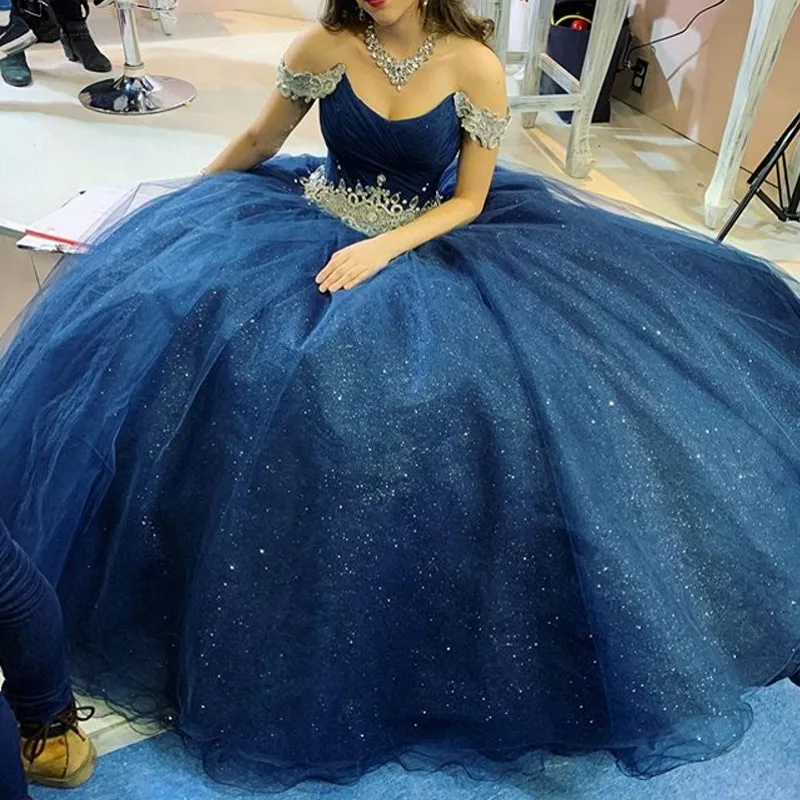 Robe de Quinceanera perlée à manches cape pour femmes, robe de princesse gonflée, longueur au sol, robe Sweet 16, fête formelle, hors de l'initiative