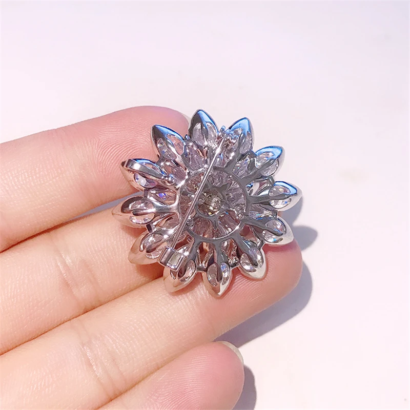 Beautiful Elegant Zircon Lotus Flower Brooches For Women Girl Yoga Jewelry Luxury Wedding Pins Luxury Lotus Blossom Broches