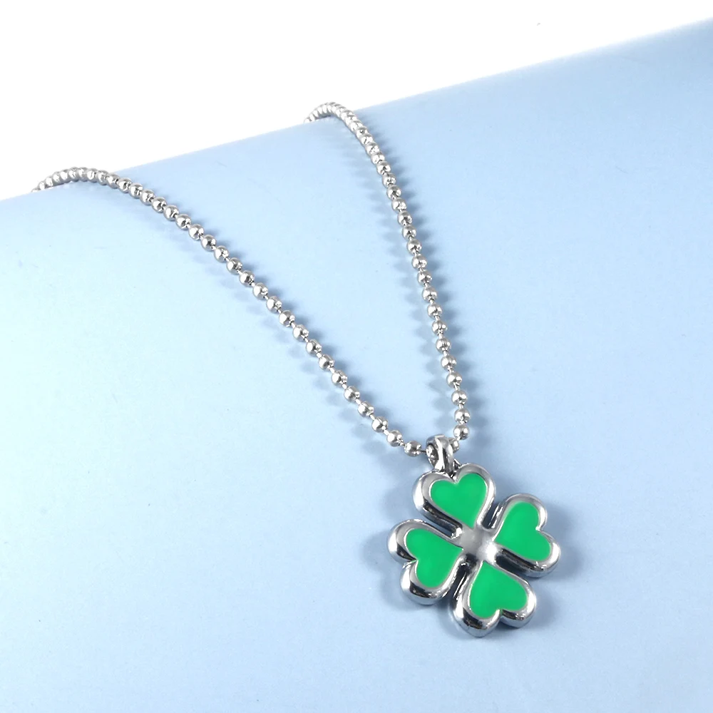 Anime Tokyo Revengers Hinata Tachibana Necklace Four Leaf Clover Pendant Necklace for Women Girls Choker Jewelry